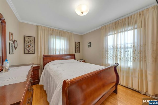 24 Cambridge Road, Tenafly, NJ 07670
