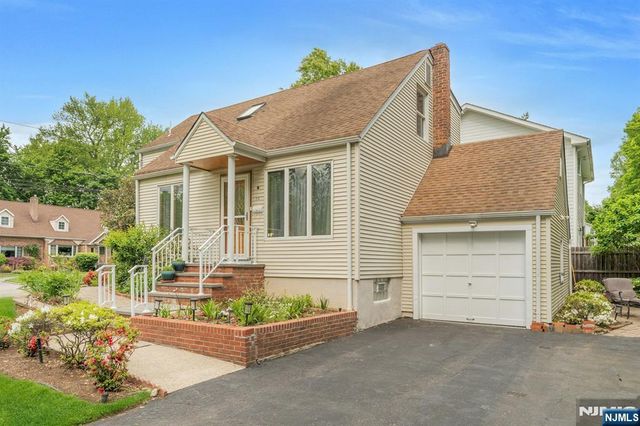 24 Cambridge Road, Tenafly, NJ 07670
