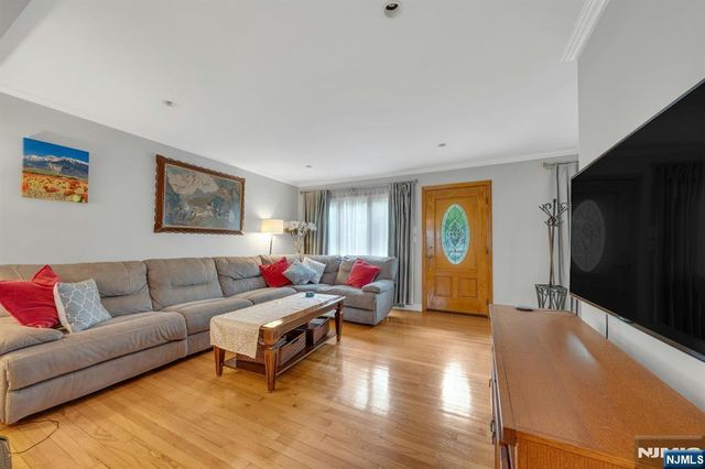 24 Cambridge Road, Tenafly, NJ 07670