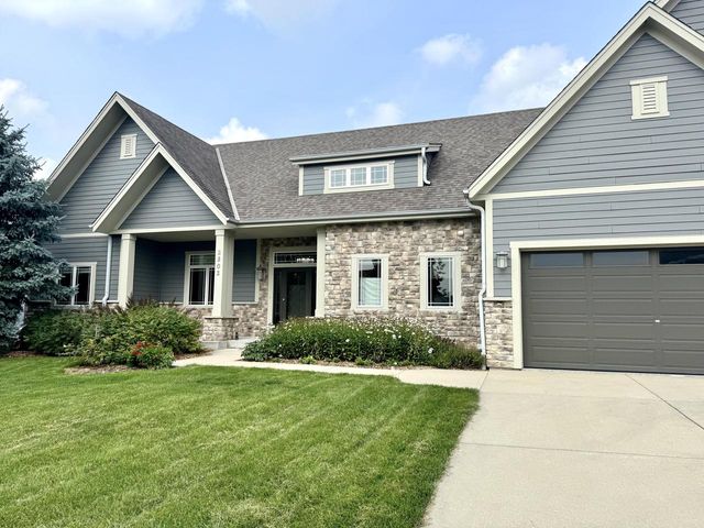 2802 Huron LANE, Waukesha, WI 53189