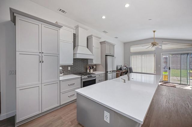8965 White Star Way, Elk Grove, CA 95758