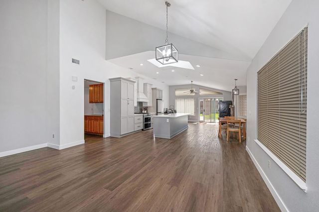 8965 White Star Way, Elk Grove, CA 95758