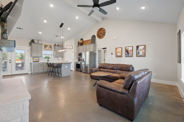 1031 Augustus Court, Rio Vista, TX 76093