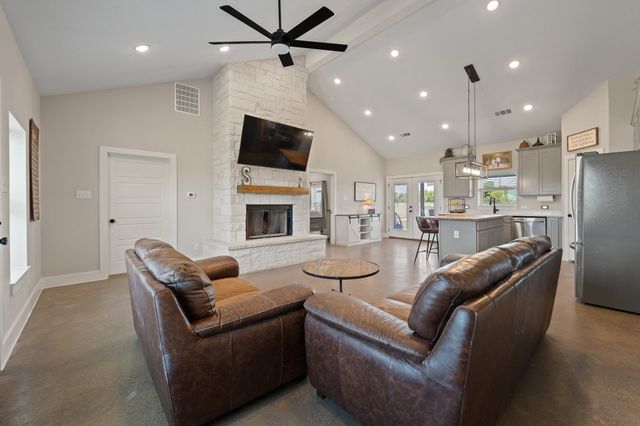 1031 Augustus Court, Rio Vista, TX 76093