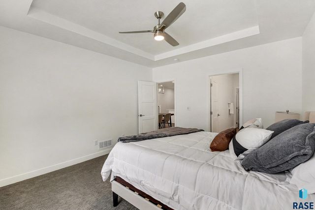 9201 W Ark Pl Place, Sioux Falls, SD 57106