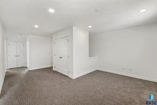 9201 W Ark Pl Place, Sioux Falls, SD 57106