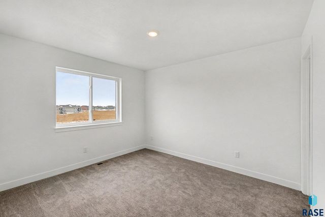 9201 W Ark Pl Place, Sioux Falls, SD 57106