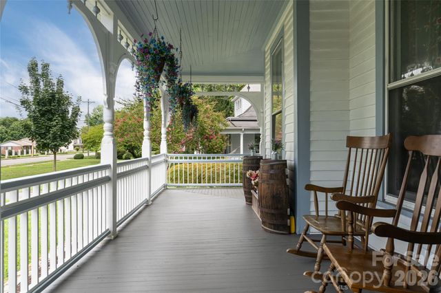 411 W Union Street, Morganton, NC 28655