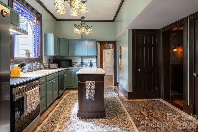411 W Union Street, Morganton, NC 28655