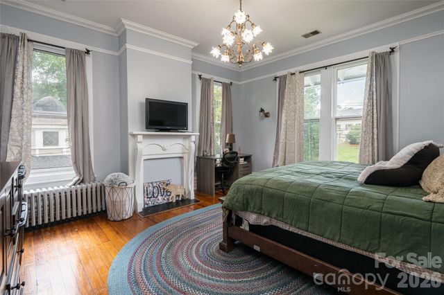 411 W Union Street, Morganton, NC 28655