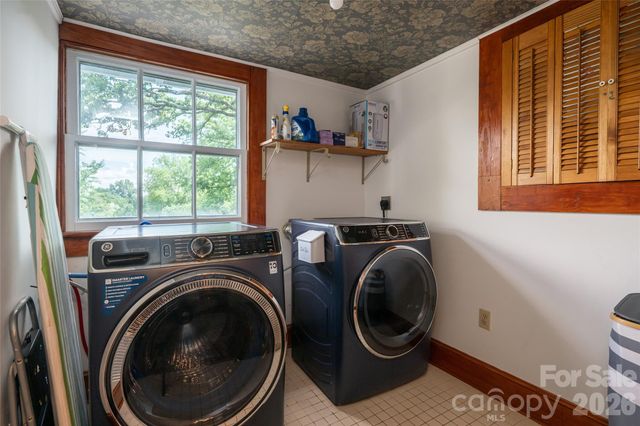 411 W Union Street, Morganton, NC 28655
