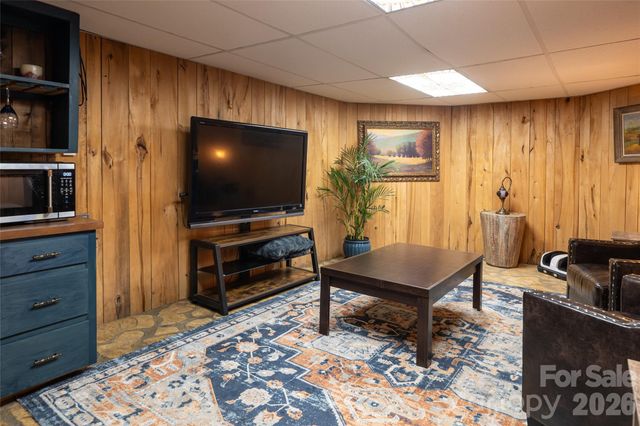 411 W Union Street, Morganton, NC 28655