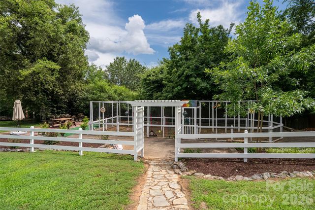 411 W Union Street, Morganton, NC 28655