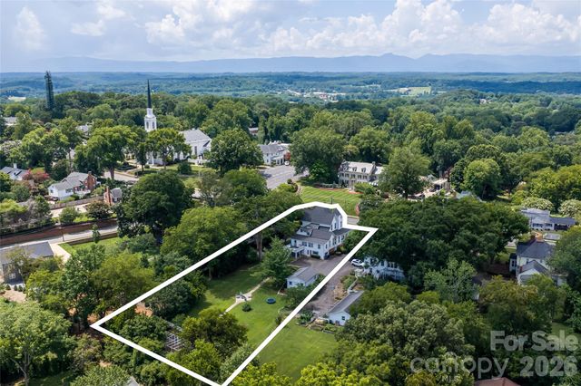 411 W Union Street, Morganton, NC 28655