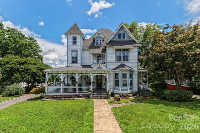 411 W Union Street, Morganton, NC 28655