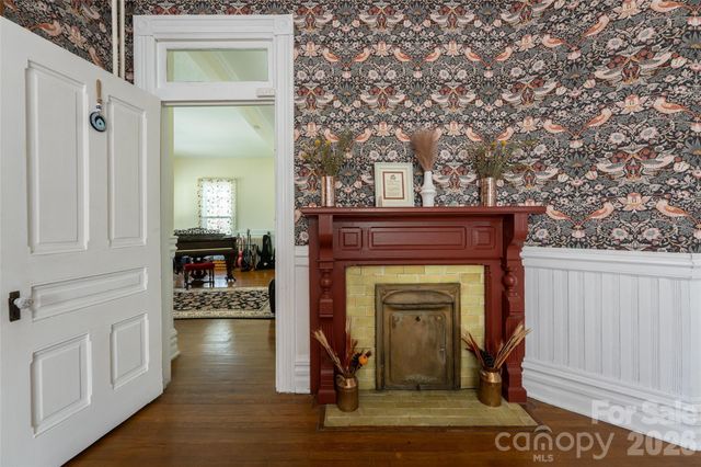 411 W Union Street, Morganton, NC 28655