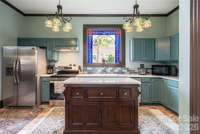411 W Union Street, Morganton, NC 28655