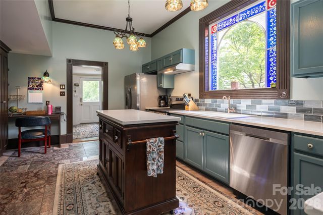 411 W Union Street, Morganton, NC 28655