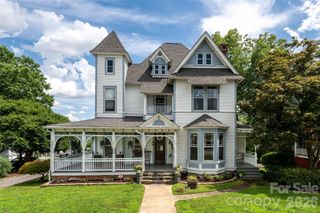 411 W Union Street, Morganton, NC 28655