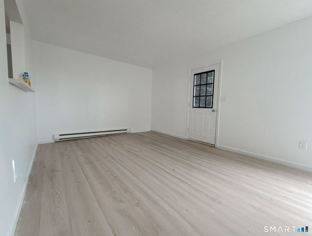 28 Santoro Street, Waterbury, CT 06704