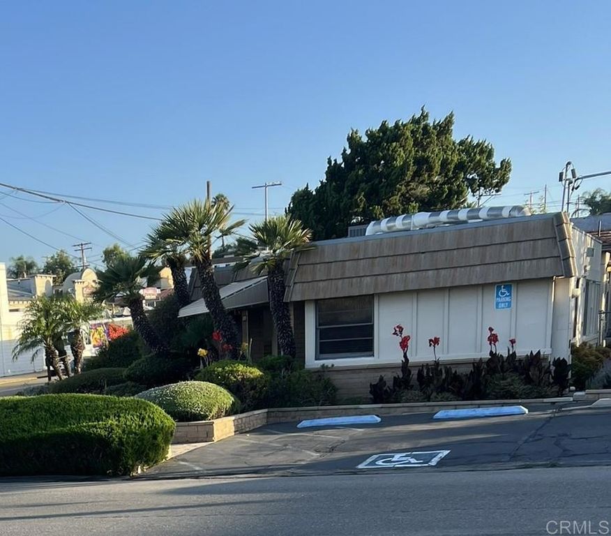 301 N Vine Street, Fallbrook, CA 92028 — exterior