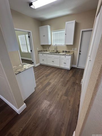 918 Sacramento, San Antonio, TX 78201