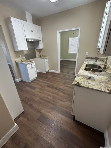 918 Sacramento, San Antonio, TX 78201