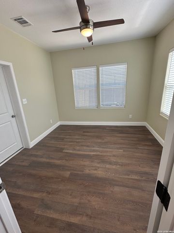 918 Sacramento, San Antonio, TX 78201