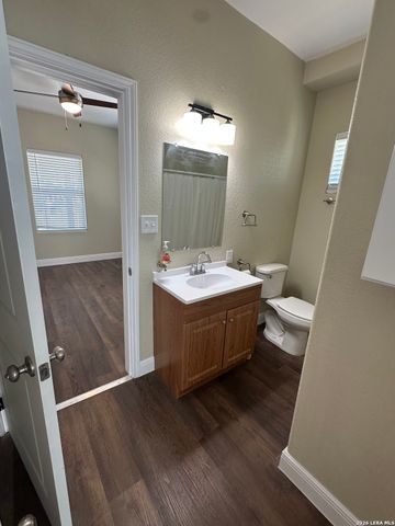 918 Sacramento, San Antonio, TX 78201