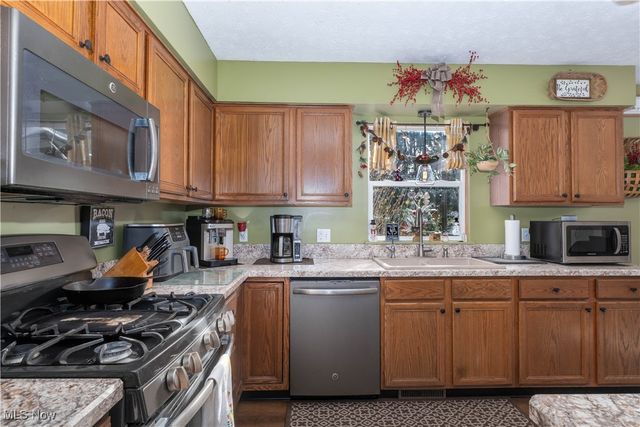 11912 Packets Street NW, Canal Fulton, OH 44614