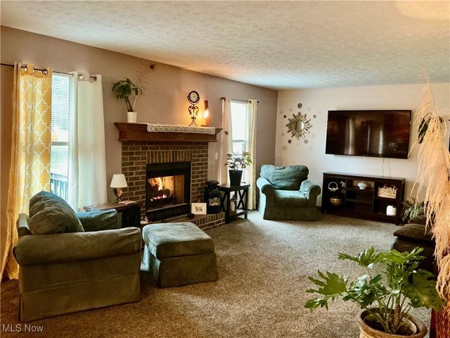 11912 Packets Street NW, Canal Fulton, OH 44614