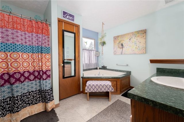 11912 Packets Street NW, Canal Fulton, OH 44614