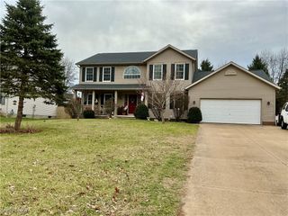 11912 Packets Street NW, Canal Fulton, OH 44614