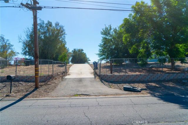 4721 Marlatt, Jurupa Valley, CA 91752
