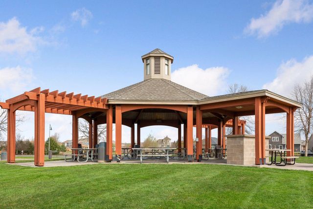 2882 121st Court NE, Blaine, MN 55449