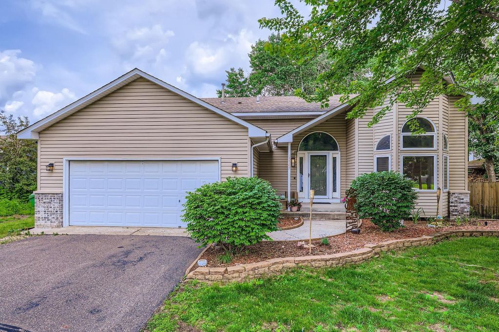 13367 Martin Street NW, Andover, MN 55304