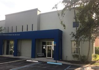 5779 NW 151st St, Miami Lakes, FL 33014