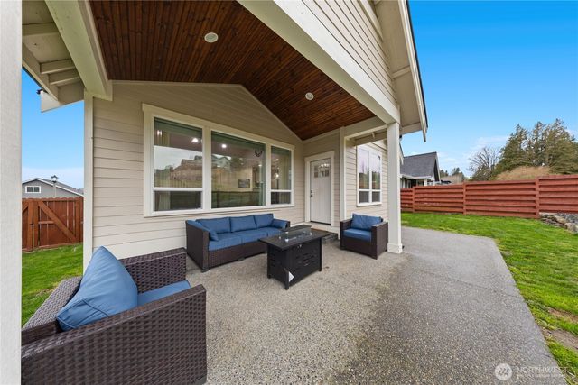 5612 Clearview Drive, Ferndale, WA 98248