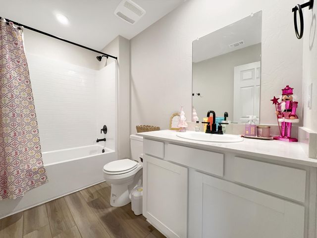 1932 Justice Avenue, Tulare, CA 93274