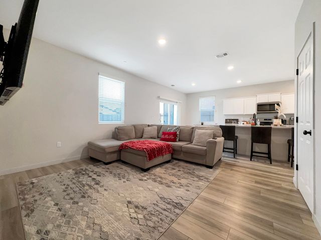 1932 Justice Avenue, Tulare, CA 93274