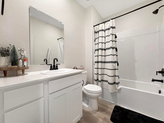 1932 Justice Avenue, Tulare, CA 93274