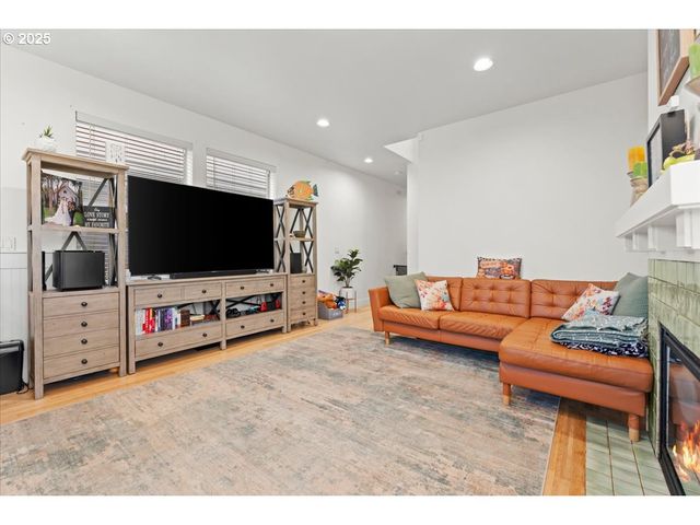 7908 Se HARNEY St, Portland, OR 97206