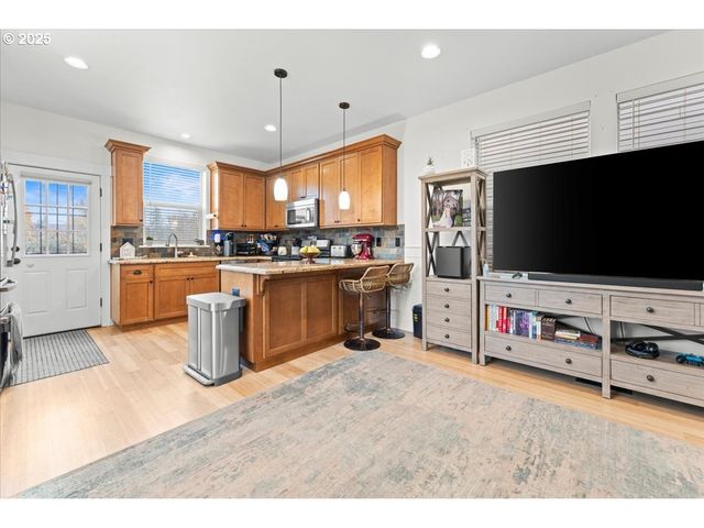 7908 Se HARNEY St, Portland, OR 97206