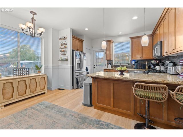 7908 Se HARNEY St, Portland, OR 97206