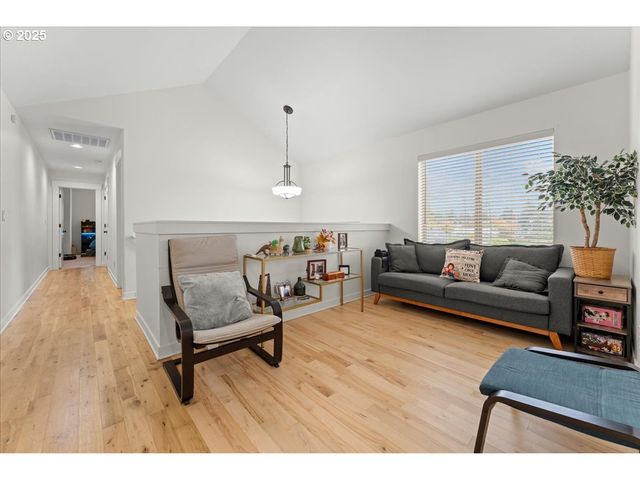 7908 Se HARNEY St, Portland, OR 97206