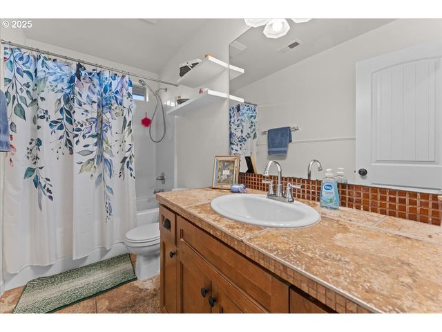 7908 Se HARNEY St, Portland, OR 97206