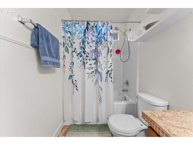 7908 Se HARNEY St, Portland, OR 97206