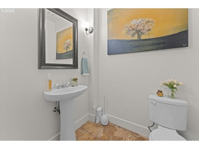 7908 Se HARNEY St, Portland, OR 97206