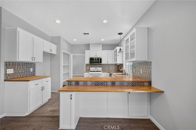 1448 Calle San Sebastian, San Jacinto, CA 92583