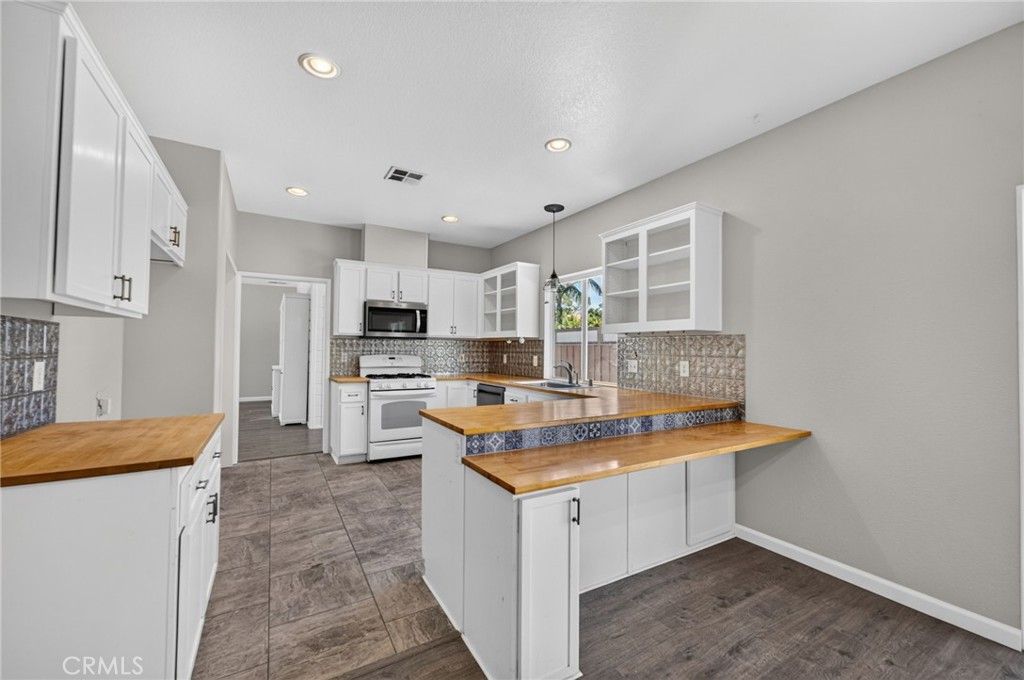 Image 21 of property listing at 1448 Calle San Sebastian, San Jacinto, CA 92583